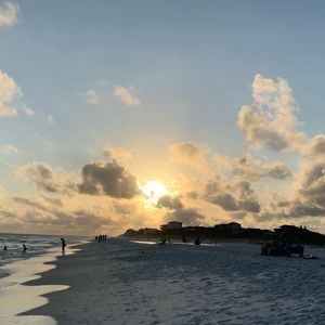 Meet your Posher, Evi